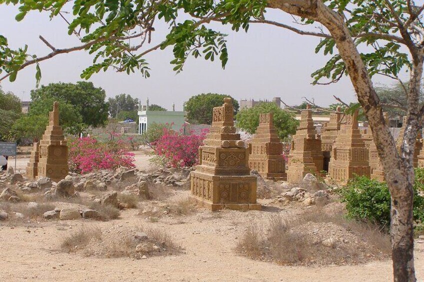 Full Day Thatta Unesco Sites Tour