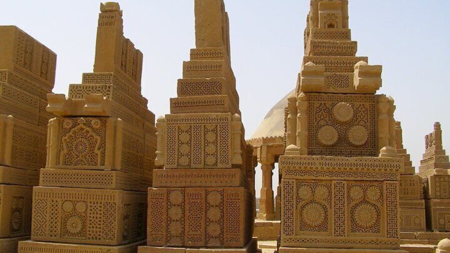 Chaukundi Tombs