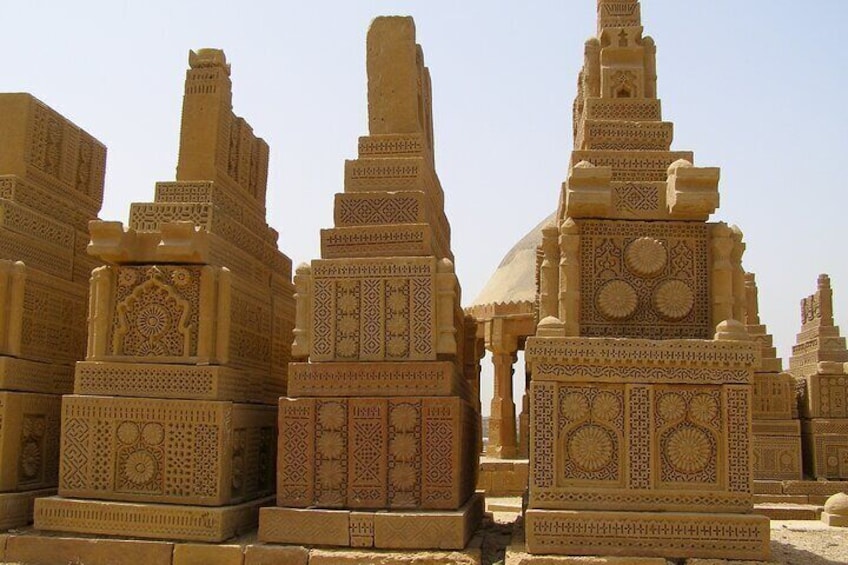 Chaukundi Tombs