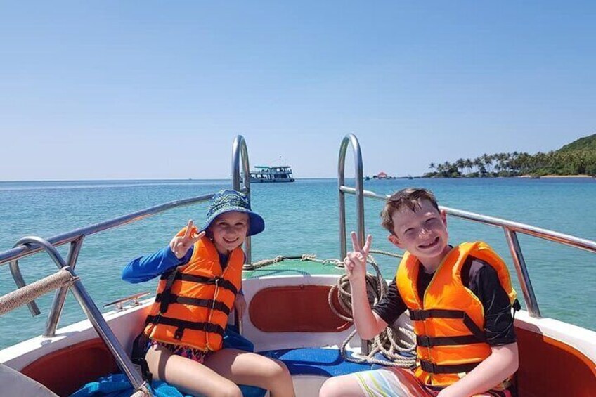 Robinson Tour By Private Speedboat with BBQ Lunch