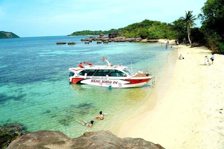 Robinson Tour By Private Speedboat with BBQ Lunch