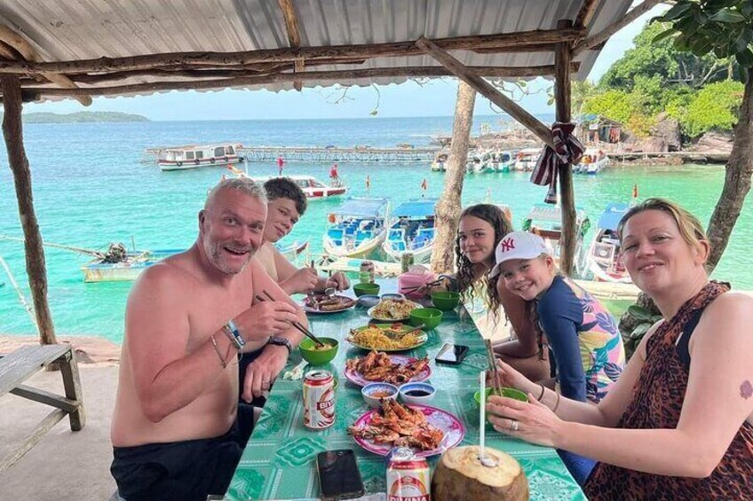 Robinson Tour By Private Speedboat with BBQ Lunch