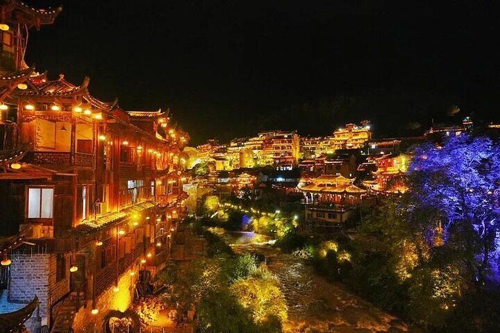 1-Day Private Tour to Tianmen Mountain & Furong Town Night Light