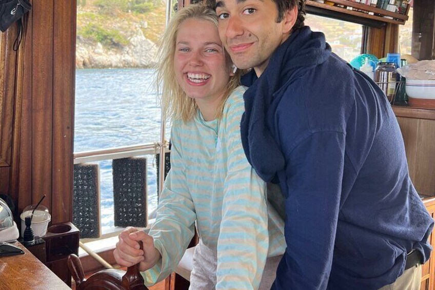 Athens Cruises With Meal to Saronic Gulf Until Sunset