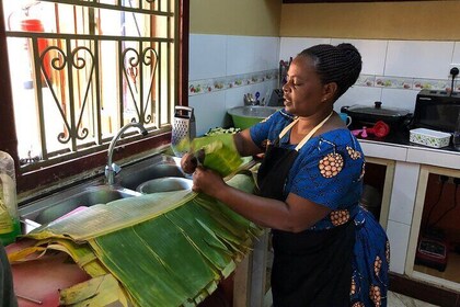 Private Ugandan Food Cooking Class and Culture Experience