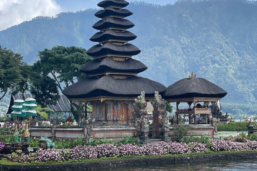 Bali Private Driver(Airport pickup, Daily Tour, Solo,Group Tour )