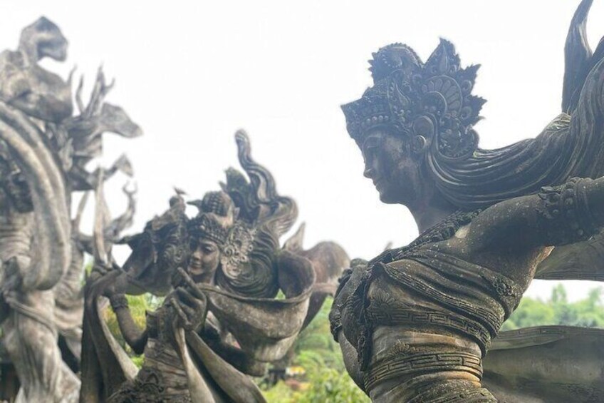 Bali Private Driver(Airport pickup, Daily Tour, Solo,Group Tour )
