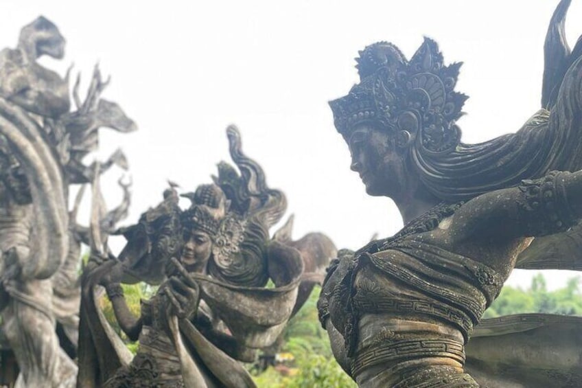 Bali Private Driver(Airport pickup, Daily Tour, Solo,Group Tour )