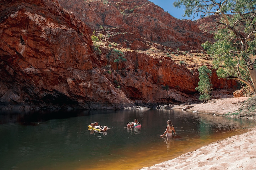 West MacDonnell Ranges Tjoritja Full-Day Tour with Lunch from Alice Springs
