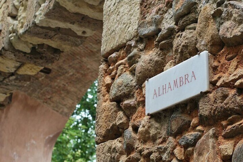 Visit Alhambra and Generalife with Audio Guide