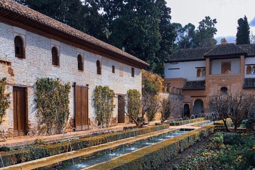 Visit Alhambra and Generalife with Audio Guide