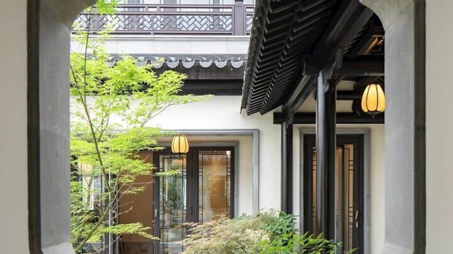 4-Hour Shanghai City Private Flexible Tour in Your Way