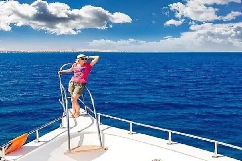 Hurghada Pirates Sailing Adventure to Orange Bay with Lunch