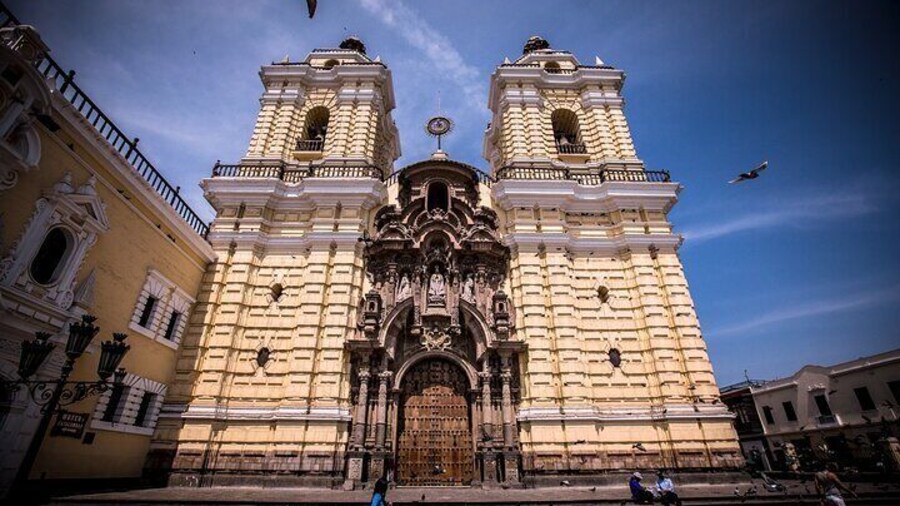 Half-Day Lima city tour visiting San Francisco and Huaca Pucllana
