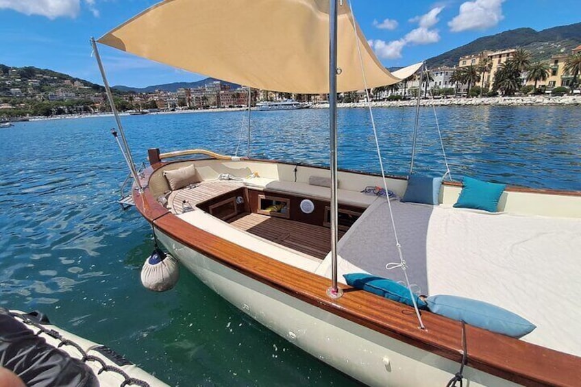 Sunset Private Boat Tour with Aperitif in Portofino 3 hours