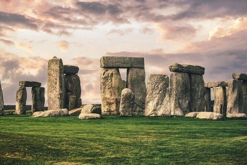 Stonehenge Bath Private Full Day Tour from London