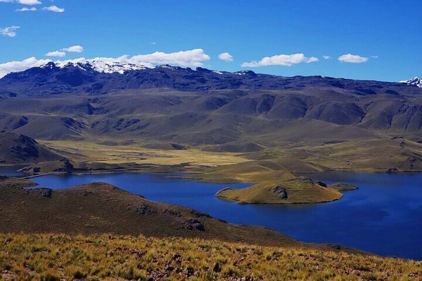 Lagunillas Lake on the way to Puno