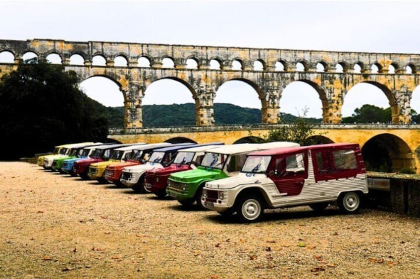 Méhari on a walk at Pont du Gard