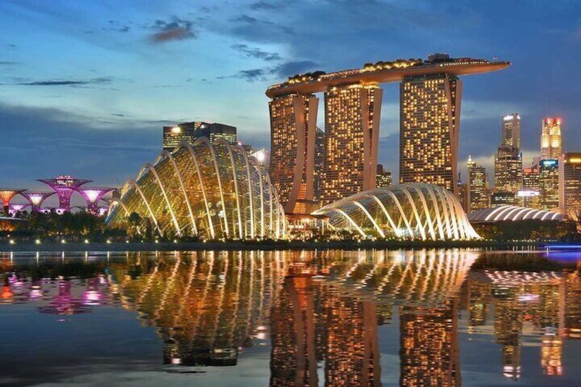 Marina Bay Sand Observatory and Singapore Skyline History Tour