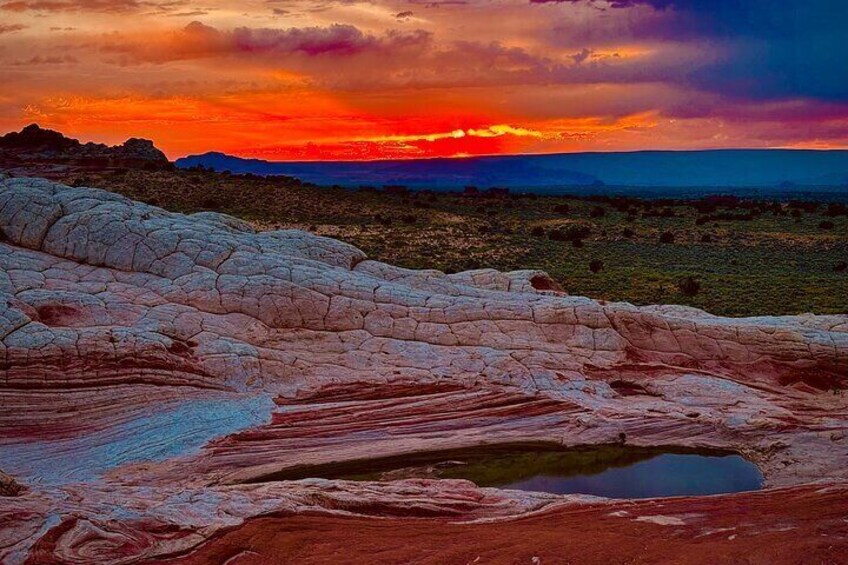 Sunset Off-Road White Pocket Guided Hike Activity - Small Group