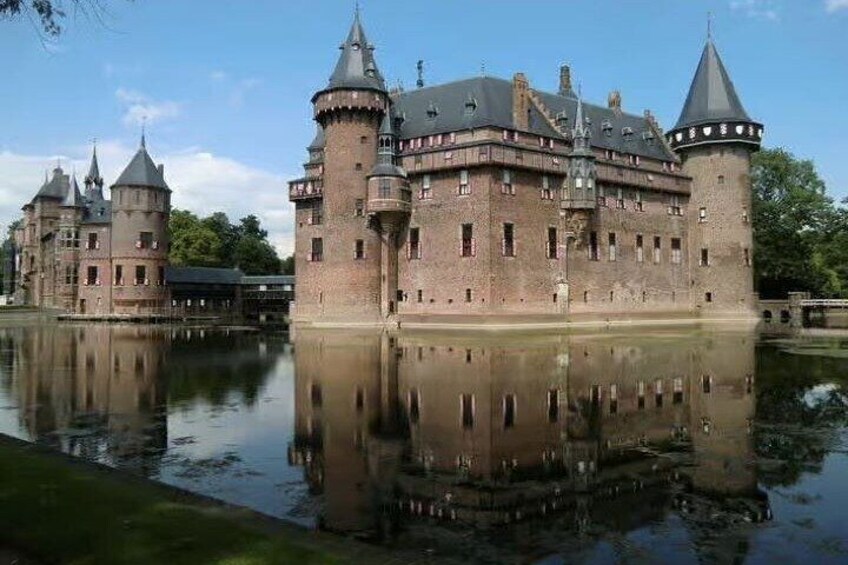 Private Half Day Trip To Castle Muiderslot and Castle De Haar