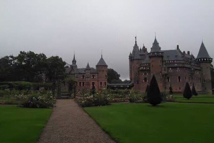 Private Half Day Trip To Castle Muiderslot and Castle De Haar