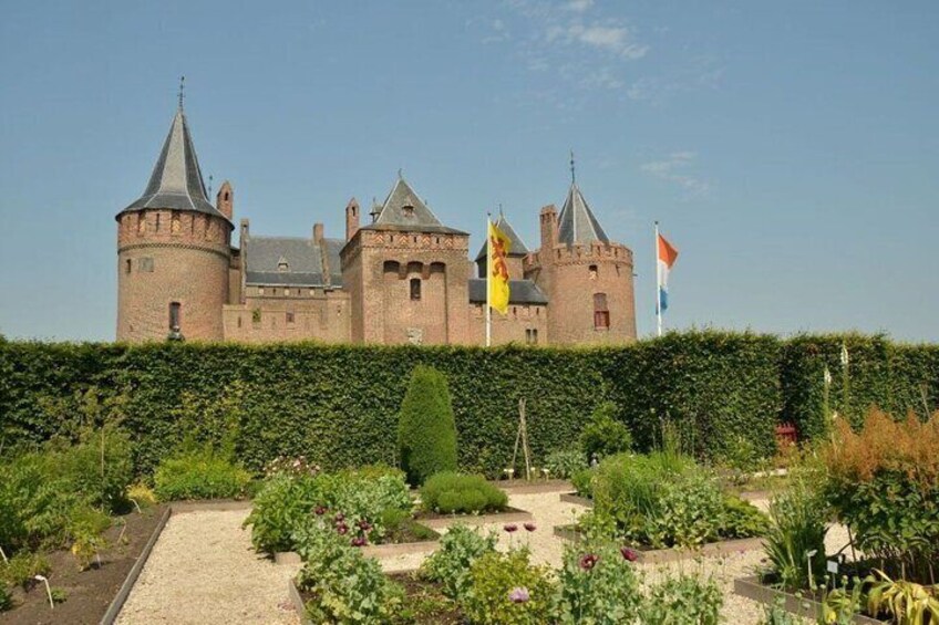 Private Half Day Trip To Castle Muiderslot and Castle De Haar