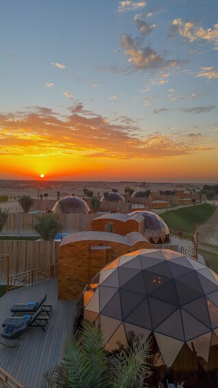 Dubai: Al Marmoom Domes Desert Glamping & Dining Experience