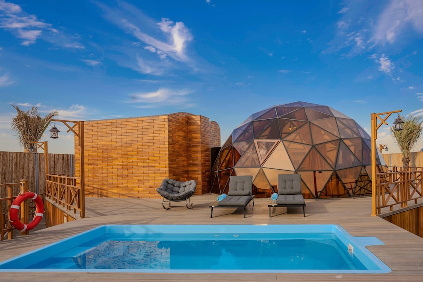 Dubai: Al Marmoom Domes Desert Glamping & Dining Experience