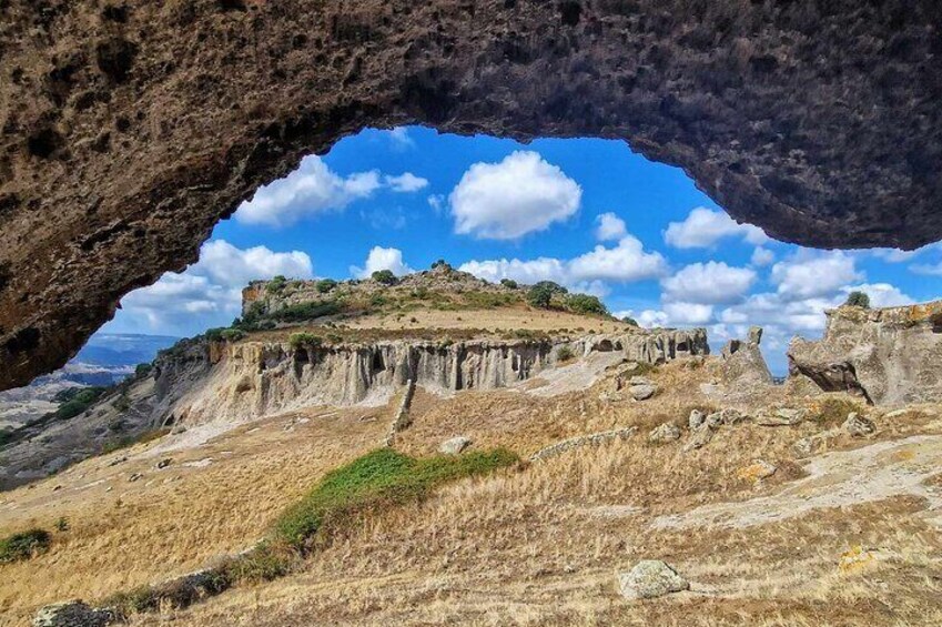 Ittiri: Hiking on the ridges of Mount Torru