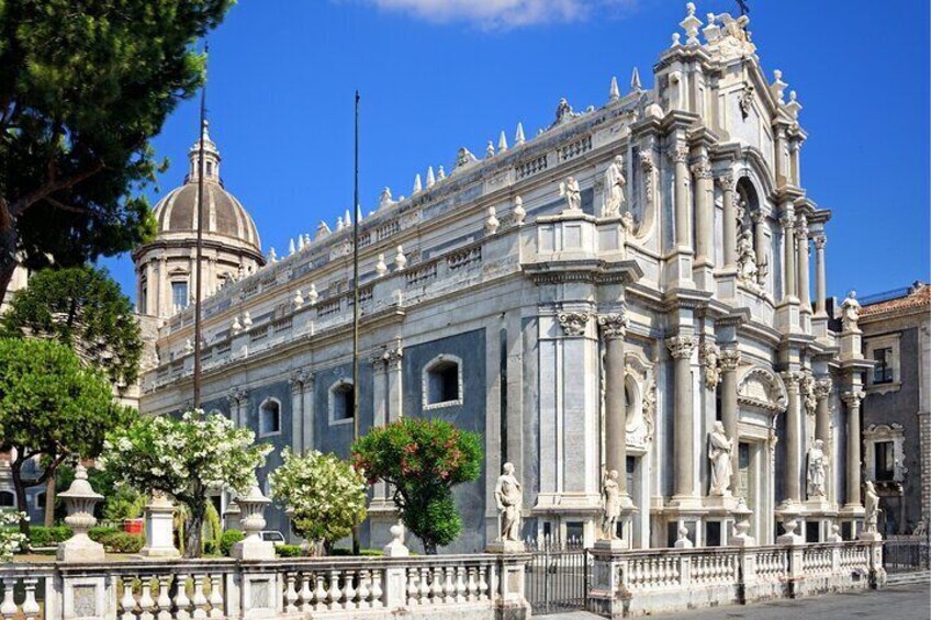 Catania Scavenger Hunt and Highlights Self Guided Tour
