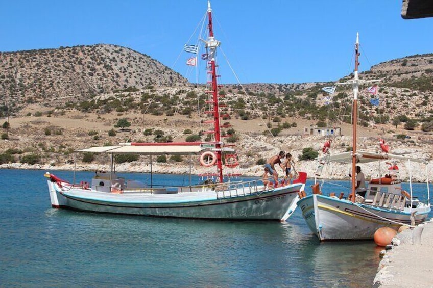 Naxos Private Boat Trip from Panermos to Rina's Cave