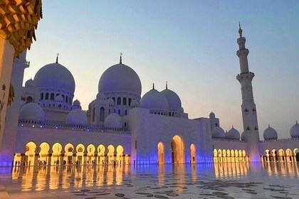 A Sharing Tour of Sunset at Sheikh Zayed Mosque Abu Dhabi
