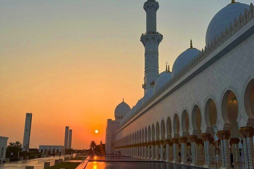 Sunset at Sheikh Zayed Mosque Abu Dhabi