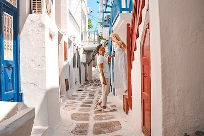 Mykonos Photoshoting in the alleys of Mykonos town