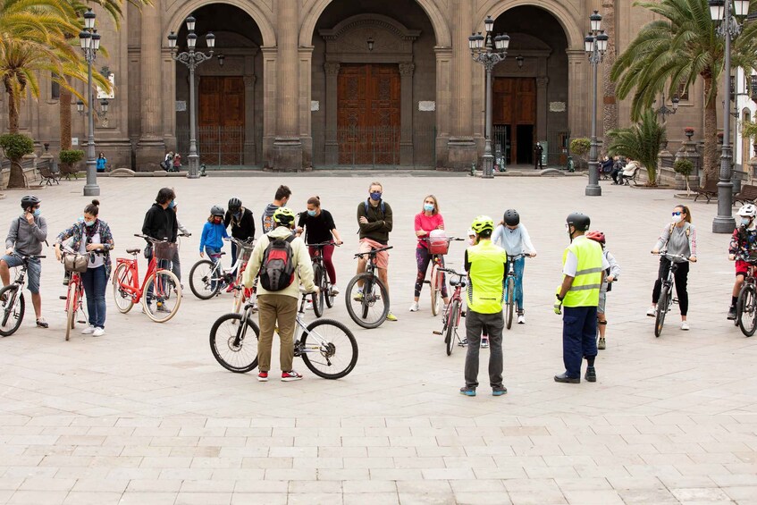 Picture 2 for Activity Las Palmas de Gran Canaria: Guided City Tour by Bike
