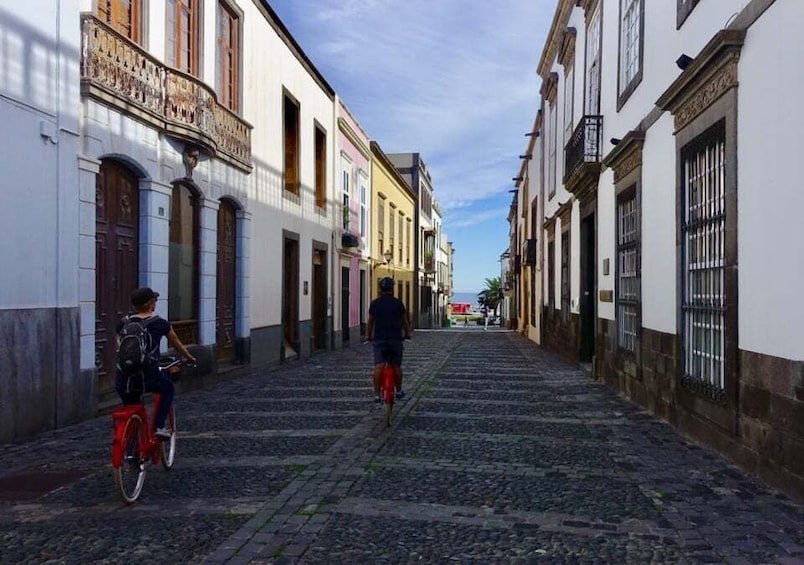 Picture 6 for Activity Las Palmas de Gran Canaria: Guided City Tour by Bike