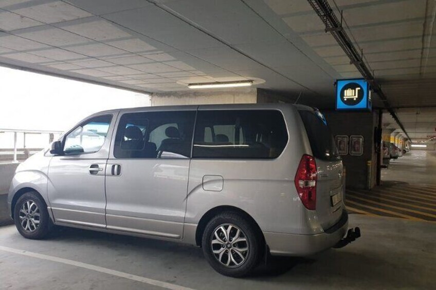 Randy's Tours - Silver MPV