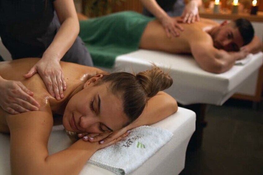 Discover why Knead NYC is the top choice for Couples Massage in Manhattan. Luxury, relaxation, and romance await.