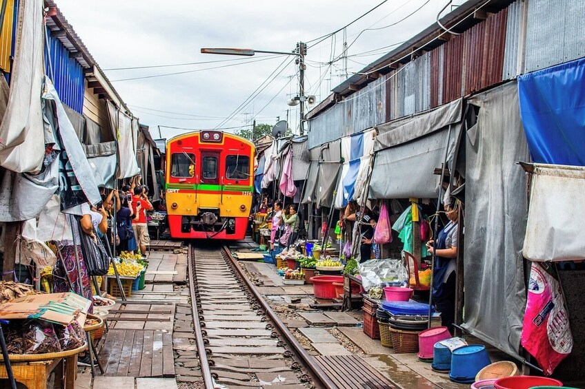 Maeklong Railway-Damnoen Saduak-Ayutthaya