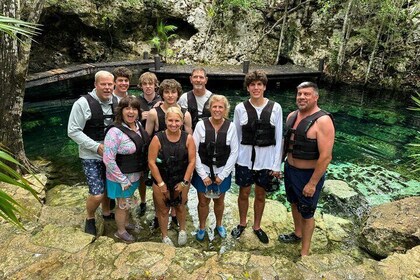 Tour Privado al Sitio de Tulum, Ecoparque Maya, Canotaje y Cenotes