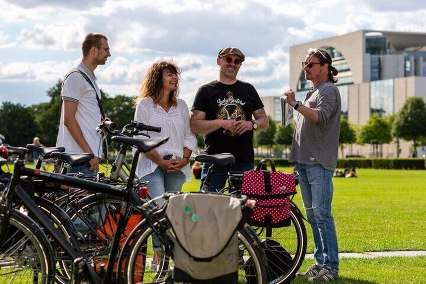 Berlin Wall and Highlights E Bike Tour in Berlin