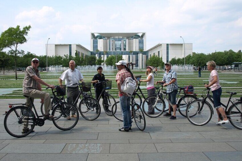 Berlin Wall and Highlights E Bike Tour in Berlin