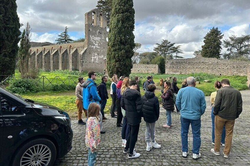 Private Guided Crypts and Catacombs Tour with Transfers