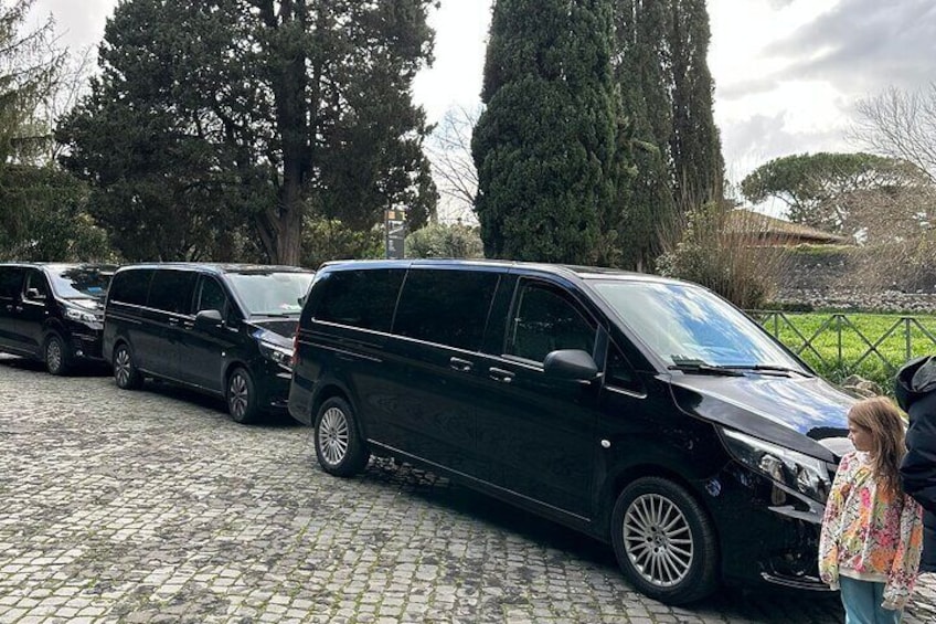Private Guided Crypts and Catacombs Tour with Transfers