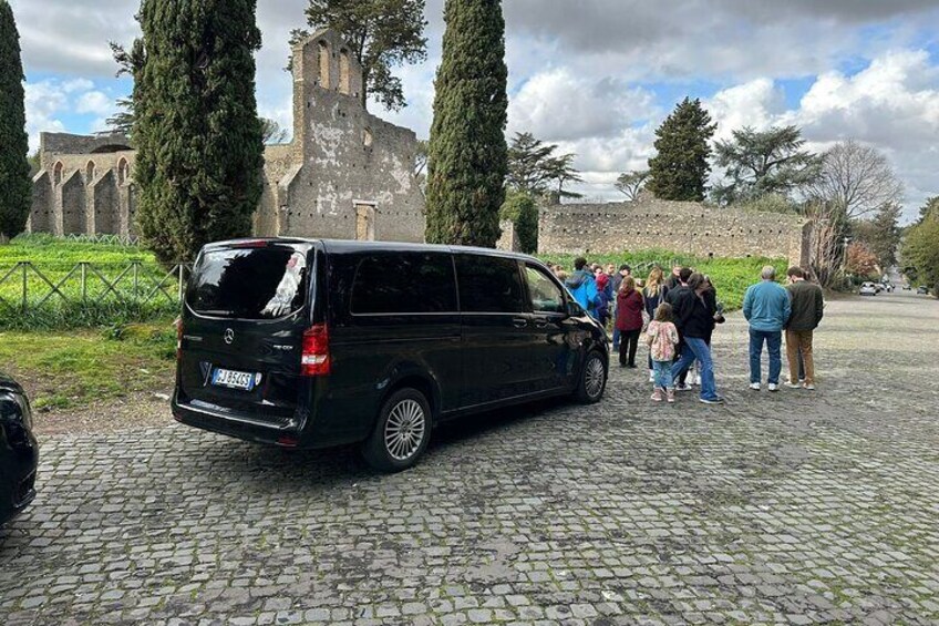 Private Guided Crypts and Catacombs Tour with Transfers