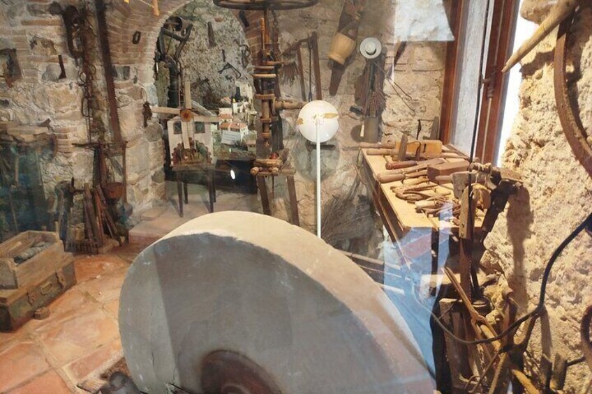 Vieux Moulin (Old Mill)