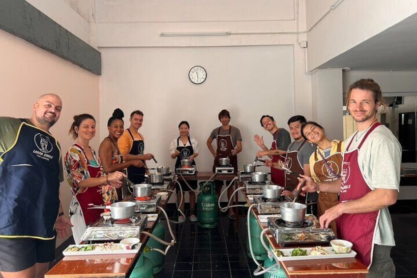 Lanna Smile Thai Cooking Class in Chiang Mai with Market tour