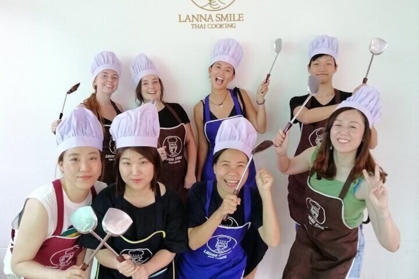 Lanna Smile Thai Cooking Class in Chiang Mai with Market tour