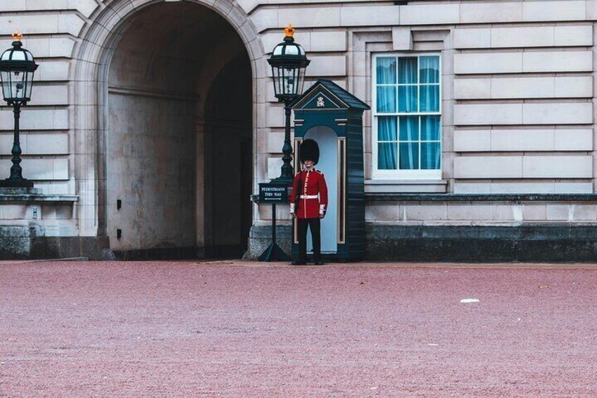 Uncover London from Big Ben to Royal Residences with Mobile App 
